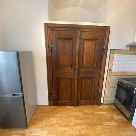 Lucia - 4 Apartman *