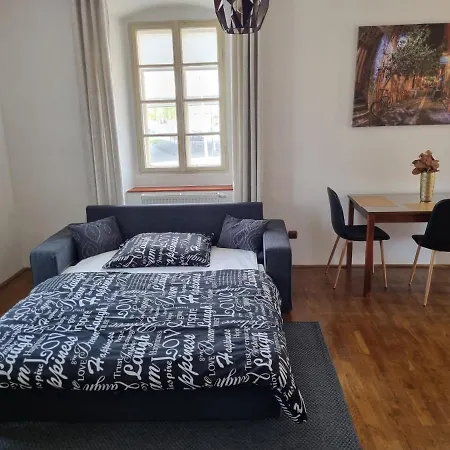 Lucia - 4 Apartman *