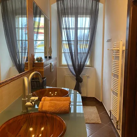 Lucia - 4 Apartman